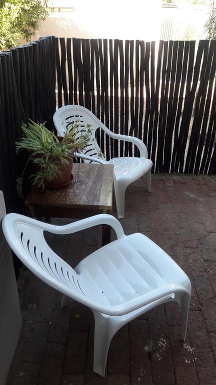 Self-Catering Studio, Unit 6 On Krupp Windhoek Luaran gambar