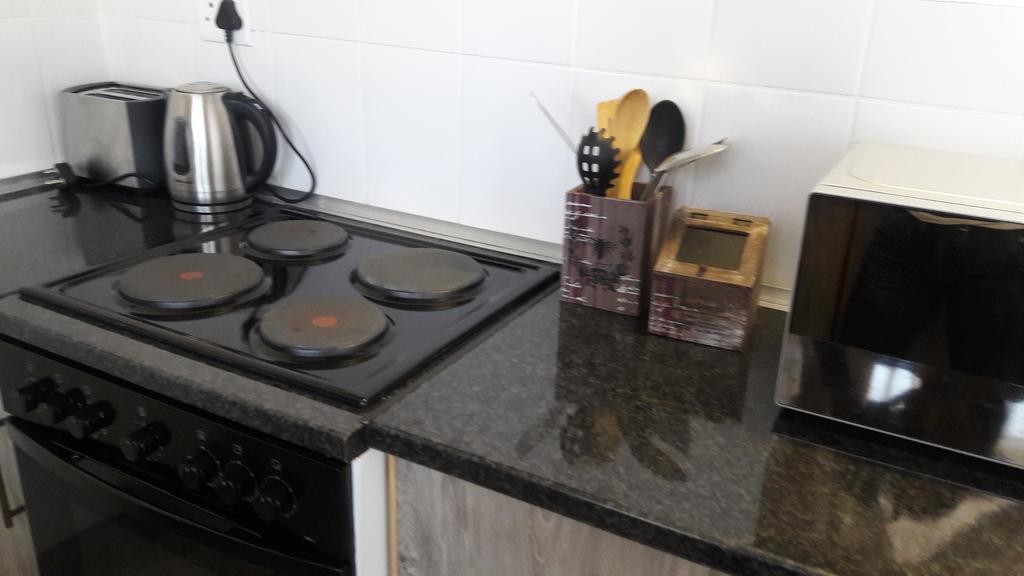 Self-Catering Studio, Unit 6 On Krupp Windhoek Luaran gambar