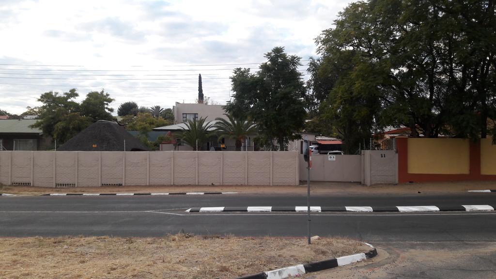 Self-Catering Studio, Unit 6 On Krupp Windhoek Luaran gambar