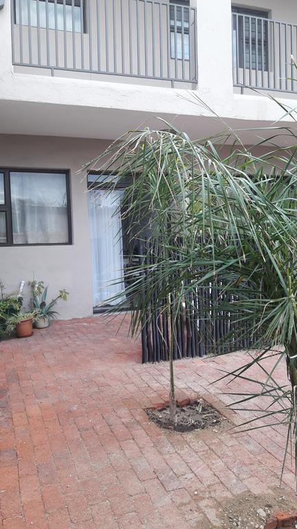 Self-Catering Studio, Unit 6 On Krupp Windhoek Luaran gambar